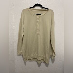 Ingrid & Isabel beige/ cream long sleeve